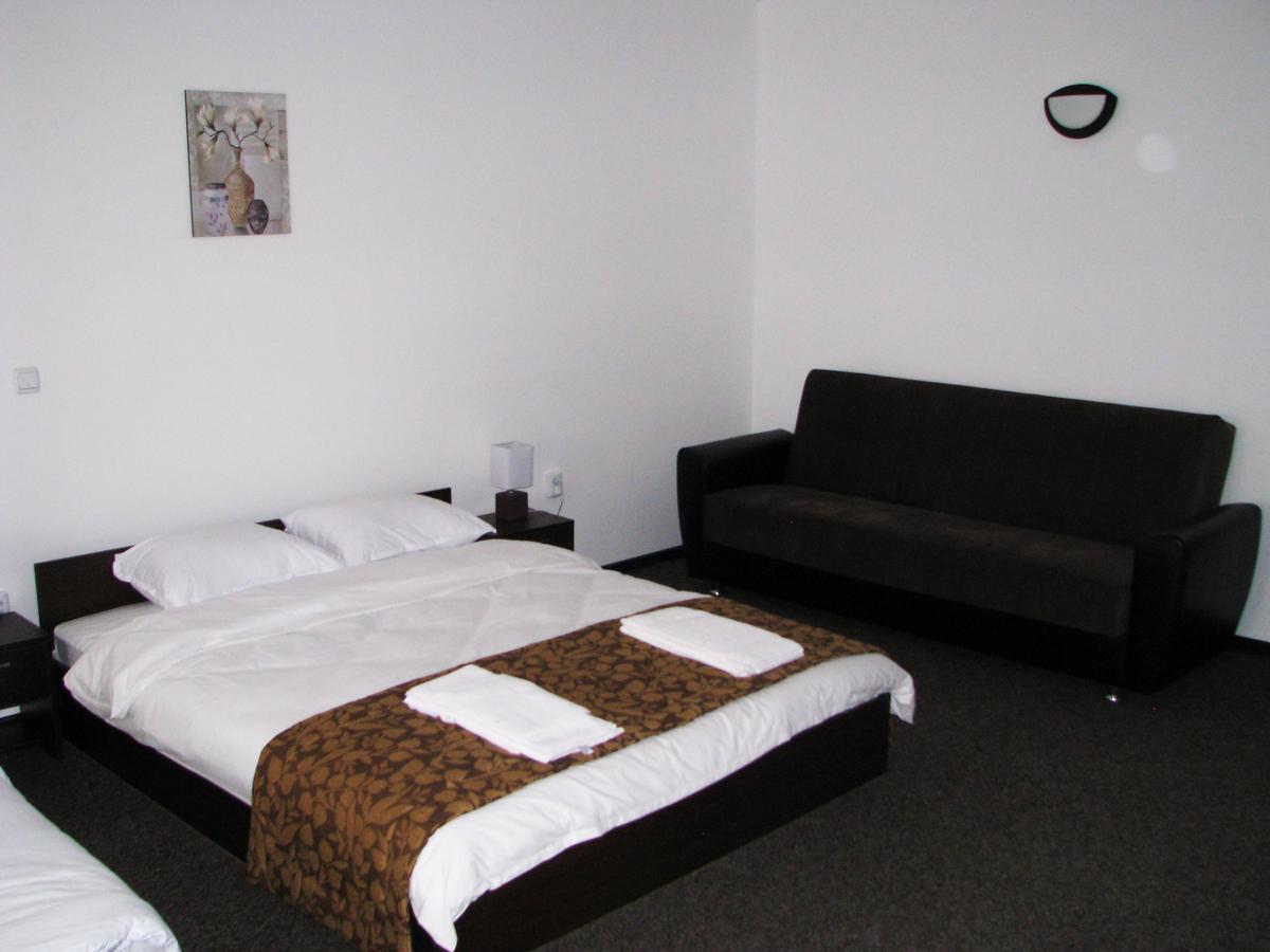 קופריבשטיצה Park Hotel Eagle Stone מראה חיצוני תמונה